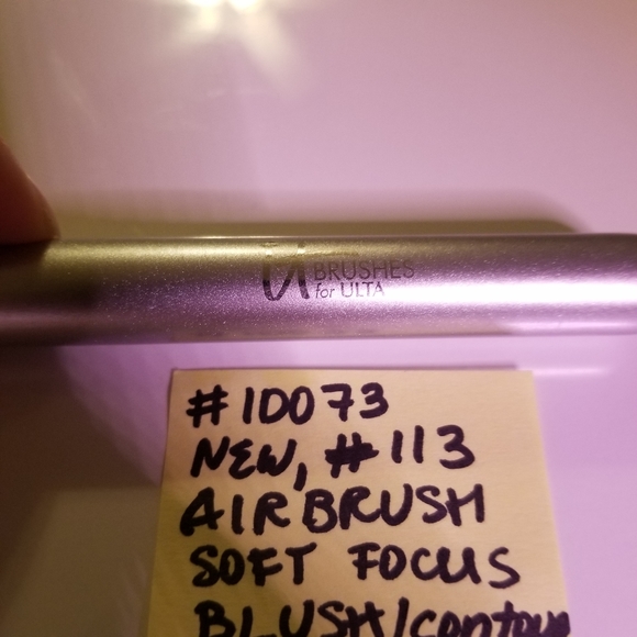 ✅#10073 It Cosmetics #113 Airbrush Soft Focus Blush Contour Silver Brush for Ult - Picture 4 of 7